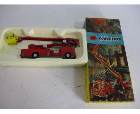 Corgi Toys Simon Snorkel fire engine. Boxed. 