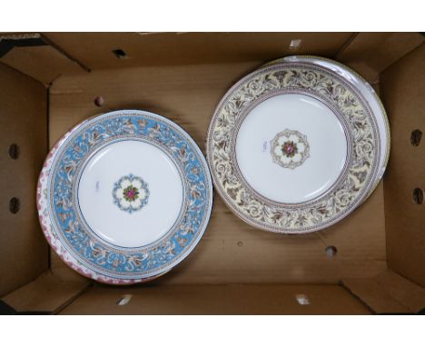 A mixed selection of ceramic items to include Wedgwood Florentine dinner plates and unnumbered Silver Jubilee plates 