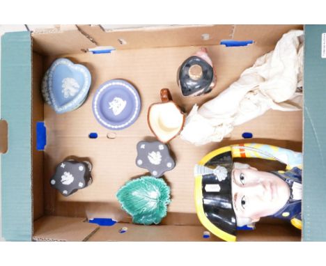 A mixed collection of ceramic items to include Franklin large character jug of Admiral Lord Nelson, small Royal Doulton Auld 