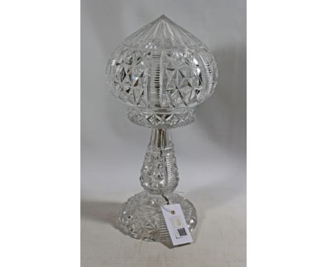 Cut crystal table lamp Condition Report Click here for further images, condition, auction times & delivery costs