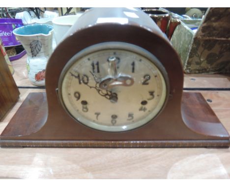 A mid 20th Century mantle clock 