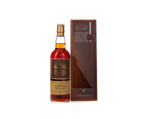 TOMINTOUL 1967 RARE OLDSingle Malt Scotch WhiskyBottled 2000. 70cl, 40% volume, in wooden box.