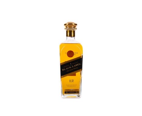 JOHNNIE WALKER BLACK LABEL AGED 12 YEARS COLLECTORS EDITIONBlended Scotch WhiskyBottle no. 40553. 70cl, 40% volume.