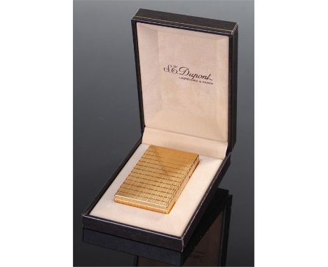 Dupont gold plated lighter, numbered 85ADR38, 6cm, cased