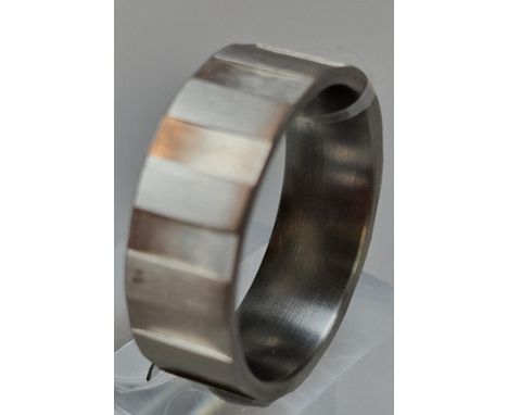 Modernist design titanium ring. Size T1/2. (B.P. 21% + VAT)