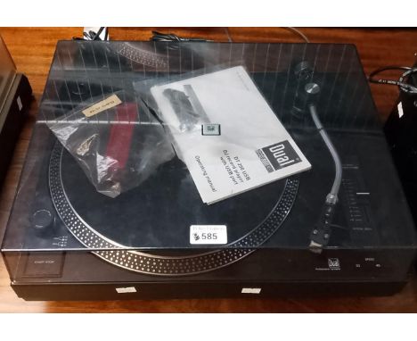 Dual DT250 USB DJ record player with USB port and operating manual. NOT TESTED AND NO WARRANTY GIVEN. (B.P. 21% + VAT)