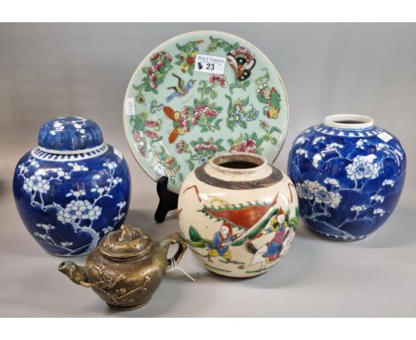 Mixed lot of Oriental, mostly Chinese items to include: two blue and white Prunus ginger jars, brown etched Warrior ginger ja