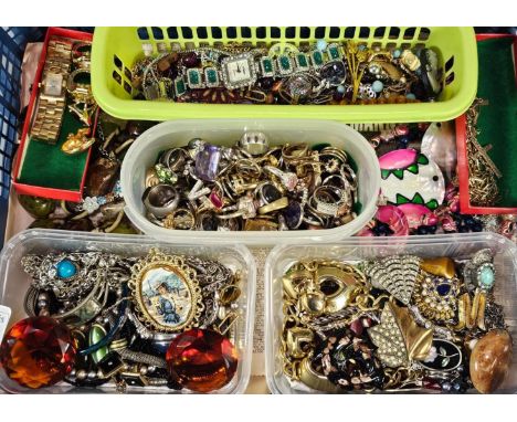 Collection of vintage and other jewellery to include: dress rings, statement brooches, necklaces, pendants, watches, cufflink
