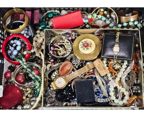 Collection of vintage and other jewellery to include: watches, stock pins, necklaces, bangles, floral compact, pendants etc. 