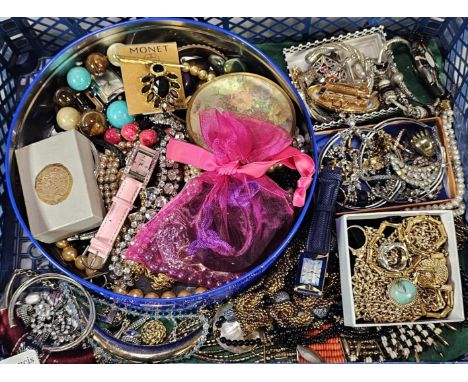 Collection of vintage and other jewellery to include: rings, watches, necklaces, brooches, compact, charm bracelet etc. (B.P.