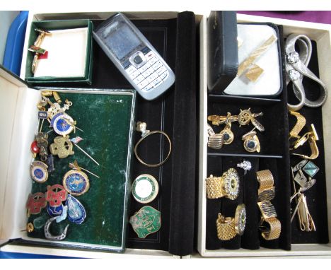 Enamel and Other Badges, including Girl Guides, Barnardo Helpers League, Oulton Park, etc; gent's 1970's and other cufflinks,