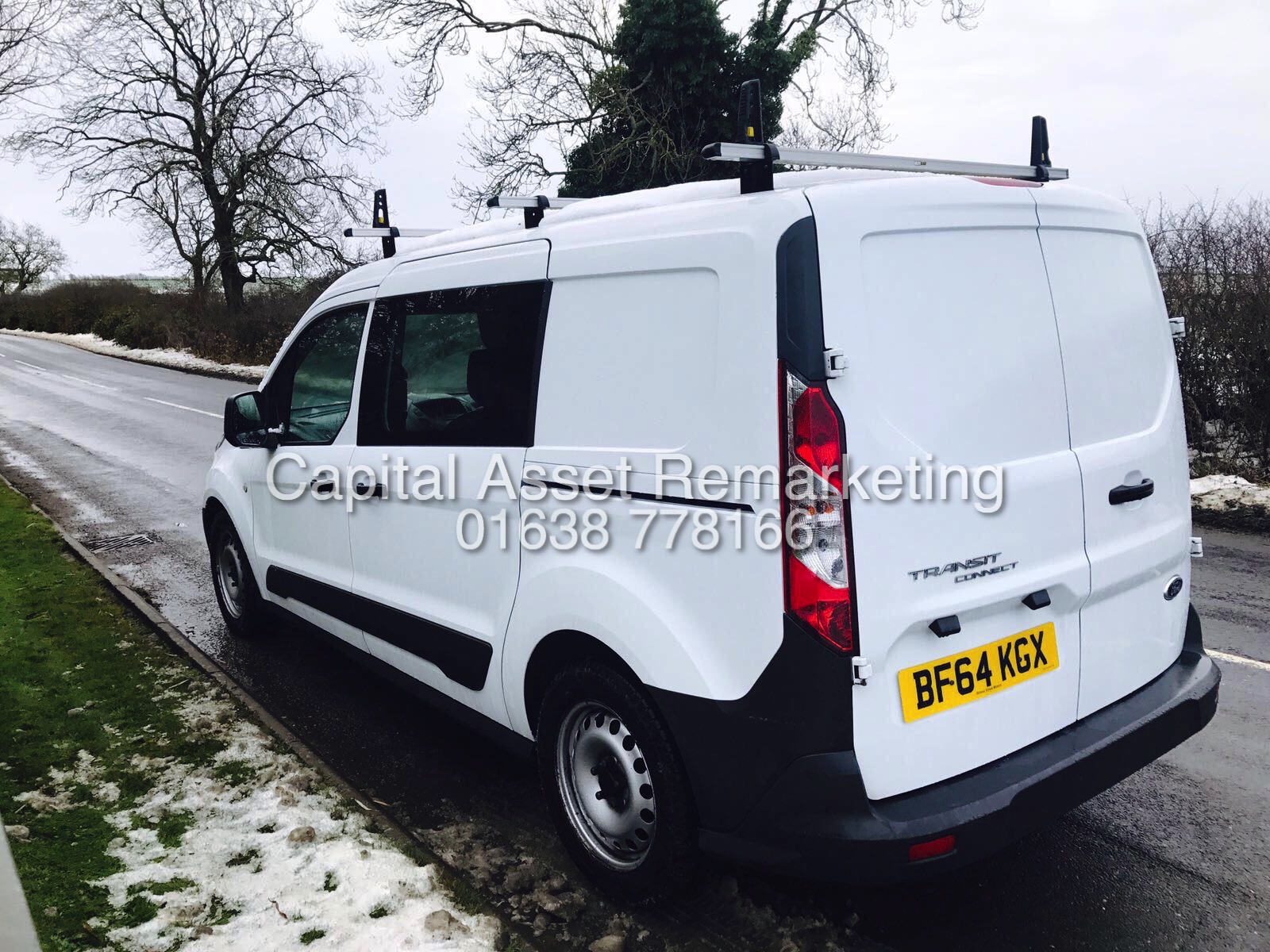 5 seater ford transit connect