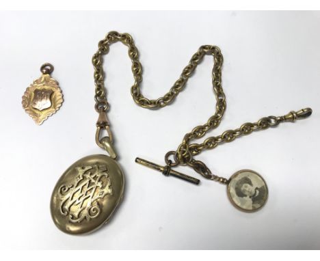 A 9ct gold pendant (weight approx 5.6g) together with a locket and chain (some 9ct gold)