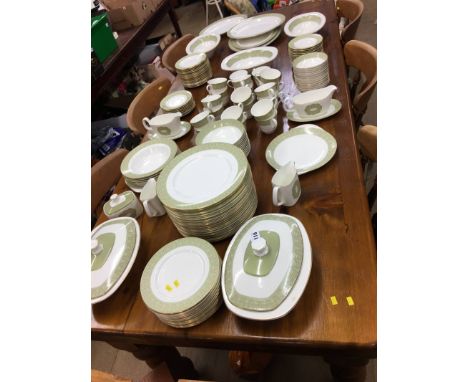 Comprehensive Royal Doulton 'Sonnet' tea and dinner service