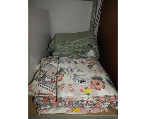 2x Pairs of Curtains 