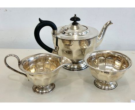 Hallmarked sheffield Silver tea service by Edward Viners weight 702g