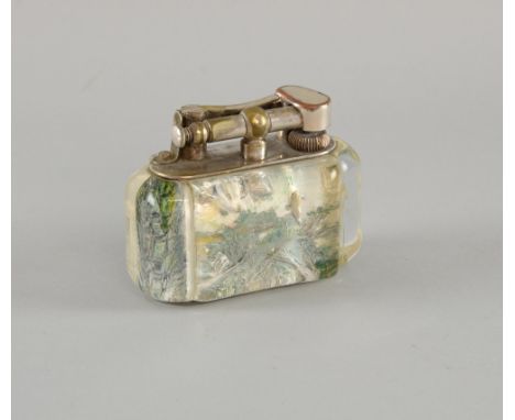 Dunhill Aquarium lighter, internal decoration of fish within a shaped glass form, 8 x 10 cm  