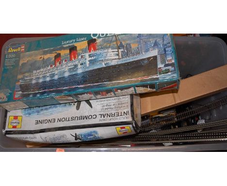 A box of 00 gauge locos, rolling stock and accessories, a micro fliers and rockets boxed set, Revell air bus plastic kit, bui