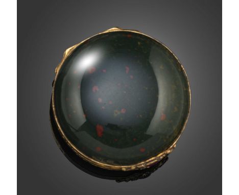 A George III gold and bloodstone snuff box, late 18th/early 19th century, the hinged box of circular outline and flattened sh