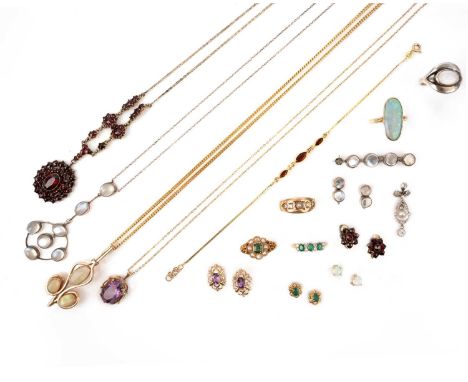 A collection of jewellery, comprising: a moonstone parure including a pendant necklace, a pair of earrings, a brooch and a ri