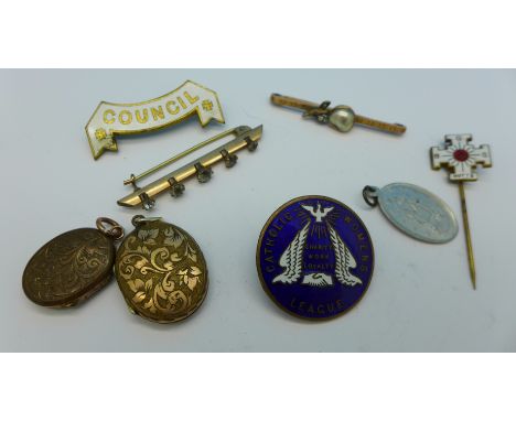 An 9ct gold bar brooch, two plated lockets and a brooch, and badges including enamel, etc.