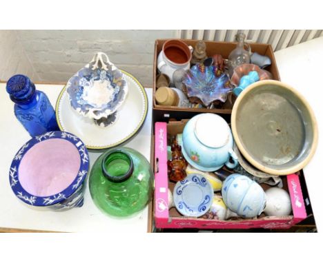 MISCELLANEOUS CERAMICS AND GLASS, INCLUDING A MYOTT AND SON WASH BASIN, JARDINIERES, CARNIVAL GLASS, ETC