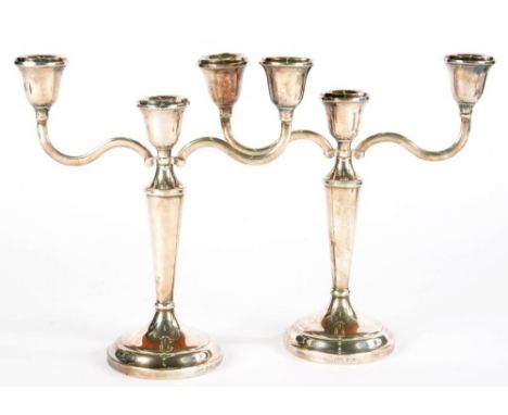 A PAIR OF ELIZABETH II SILVER THREE LIGHT CANDELABRA, 22CM H, BIRMINGHAM 1978, LOADED 