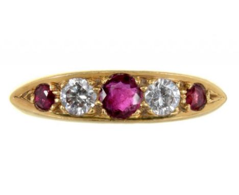 A RUBY AND DIAMOND RING IN 18CT GOLD, LONDON 1975, 5.35G, SIZE O ++GOOD CONDITION