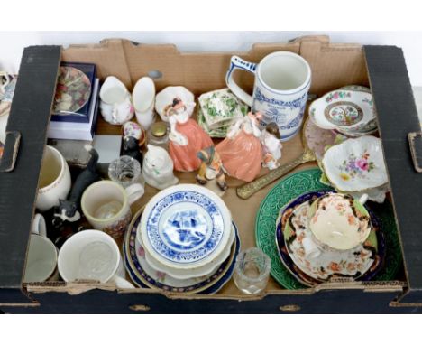 MISCELLANEOUS SMALL ORNAMENTAL CERAMICS, INCLUDING COALPORT, ROYAL DOULTON AND OTHER FIGURES, COMMEMORATIVE MUGS, ROYAL CROWN