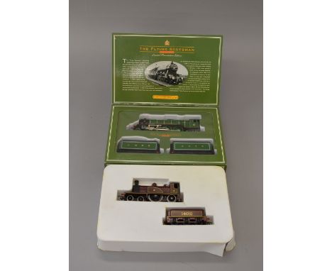 OO Gauge. Hornby R.075 Flying Scotsman with 2 tenders. VG boxed, together with Ex-Caledonian 4-6-0 No. 14010 G missing outer 