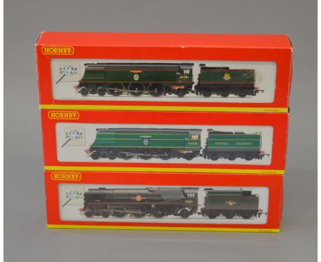 OO Gauge. Hornby. 3 x super detail locomotives. R.2310 BR Merchant Navy "Elders Fyffes", R.2220 BR Battle of Britain "92 Squa