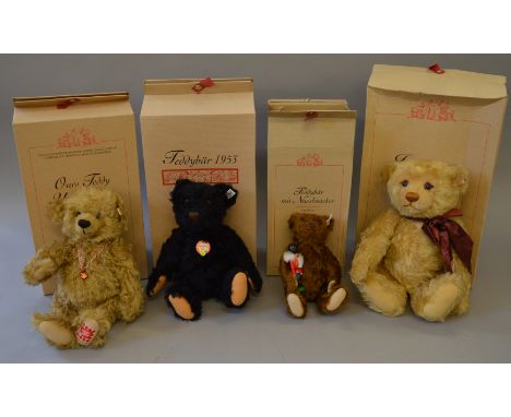 Four Steiff teddy bears: Year 2000, blond, height 43 cm; Ours Teddy 'U Pitchoun', beige, ltd.ed. of 2000, height 35 cm; Teddy