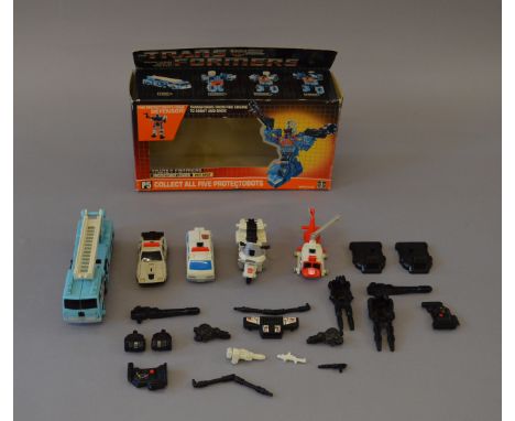 Hasbro Transfomers, G1, Protectobot Leader Hotspot, G+ in G box. Together with the four other Protectobots, unboxed, to make 