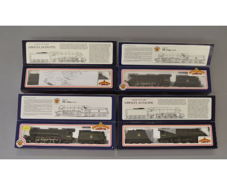 OO Gauge. Bachmann. 4 x locomotives. BR V2 No.60884, BR V2 "Green Arrow", BR A4 "Union of South Africa" & BR A4 "Dominion of 