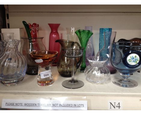 art glass - 18 items including Holmegaard, Wedgwood glass, Okra etc 