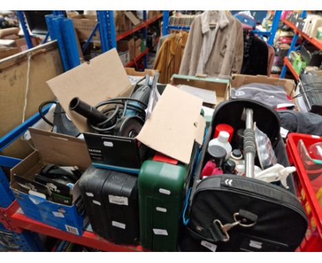 A MacAllister MSDLS160 hand sander, a Makita 115mm angle grinder, a tub of mainly ratchet straps, a Clarke CP185 sander/polis