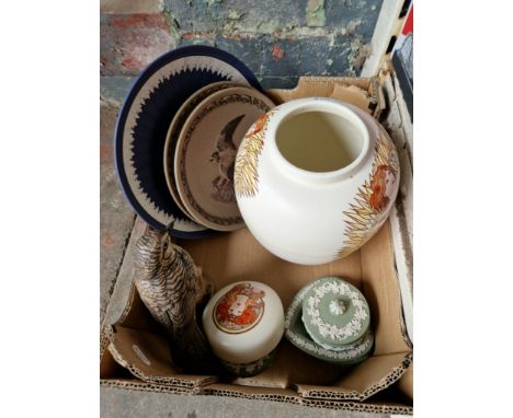 A mixed lot of Poole Pottery and Wedgewood Jasperware.