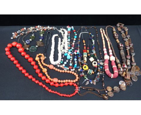 A COLLECTION OF VINTAGE NECKLACES including a 1980s 'Liquorice Allsorts' wooden bead necklace