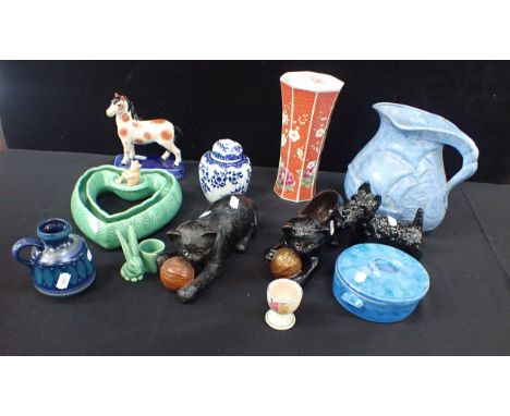 A SYLVAC FLOWER RING, OF HEART SHAPE, WITH PIXIE other Sylvac, Bretby cats and other ceramics