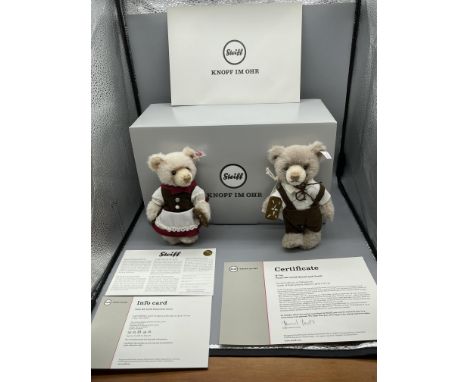 Boxed Steiff no 741 Fairy tale world Hansel and Gretel. 
Good condition, no damage.