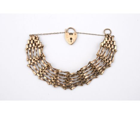 A 9CT GOLD GATE LINK BRACELET with padlock clasp, 16cm long, 12.2 grams