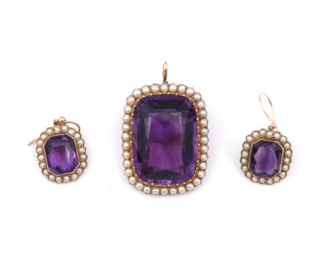 AN AMETHYST AND PEARL PENDANT the oval-shaped amethyst is set within a surround of half pearls, in gold, 3.2 x 2.5cm, togethe