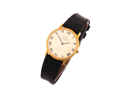 An 18ct yellow gold Universal Geneve golden shadow automatic wristwatch, with a 32mm case, off-white dial with acrylic glass 