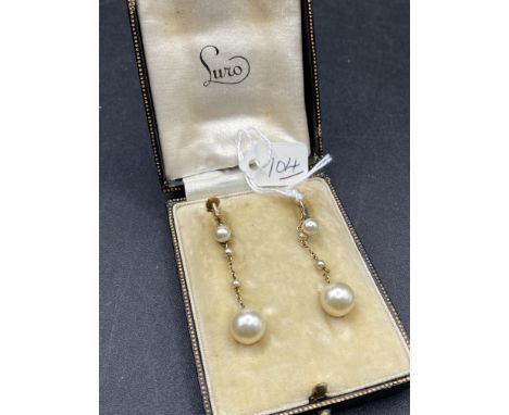 A boxed pair of vintage screw back pearl &amp; 9ct drop earrings 4.4g inc