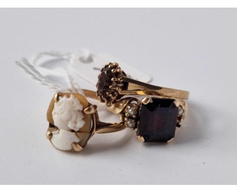three vintage 9ct rings 7g