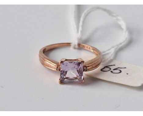 An amethyst and diamond 9ct ring size R 2.3g