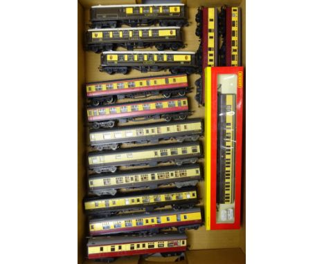 'OO' gauge: fourteen passenger coaches by Hornby, Tri-ang and Lima, one boxed