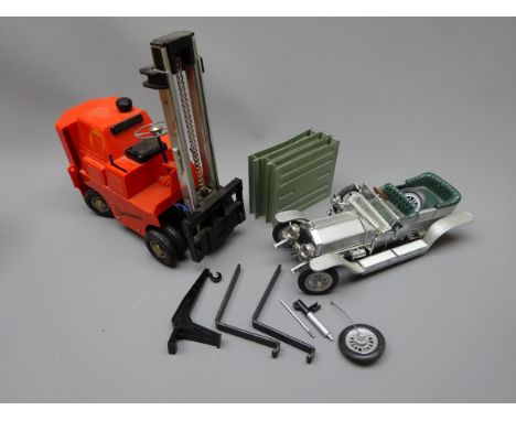 Owen Organisation V models battery powered 'Conveyancer Fork Truck' with 'Lyons' and 'Rolo' cardboard packing cases, with ins