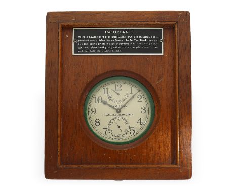 Amerikanisches Marinechronometer aus dem 2. WK, Hamilton Model 22, 1942: Originalbox mit Firmenschild, ca. 12,5 × 15 × 5cm, h