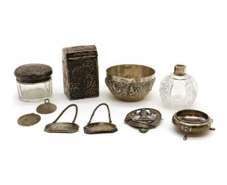 A collection of silver items,comprising a Clan Murray of Atholl cap badge, inscribed to the reverse 'Frances P Murray', 7cm h